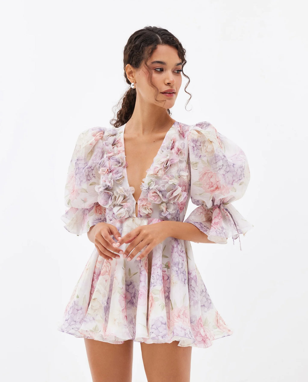 Vestido curto feminino com estampa rosa doce e babados, elegante, manga bufante, decote em V, chiffon, robe curto, verão 2025, vestidos de festa chiques para mulheres