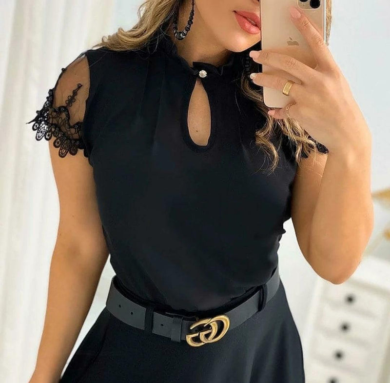 Linda Blusa Feminina Com Detalhe De Renda Em Trenó Em Promoção - CRAVO ROSE