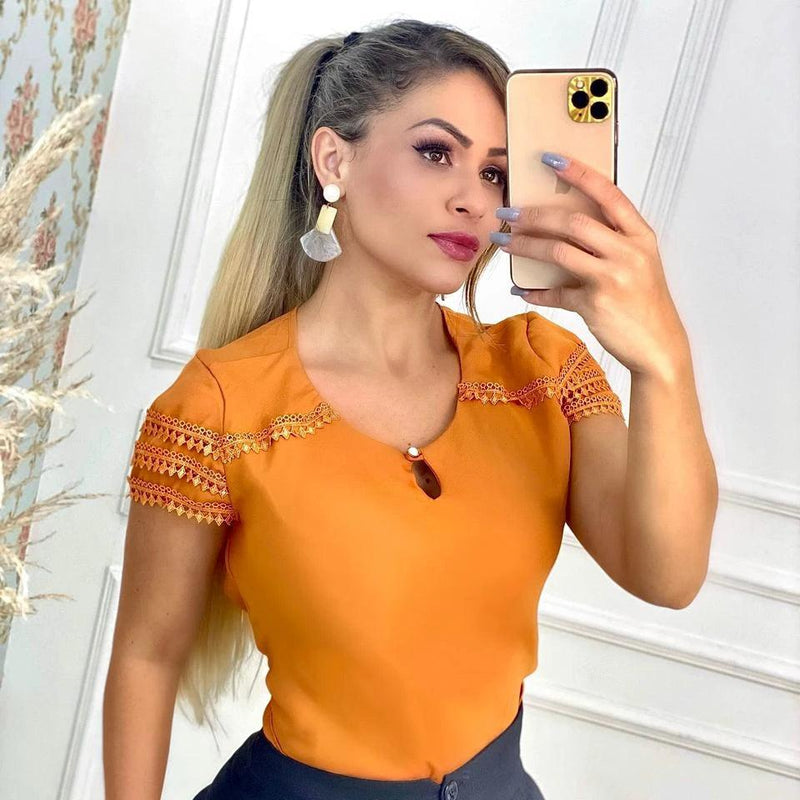 Blusa Feminina Manga Curta Linda Com Detalhe Em Renda - CRAVO ROSE