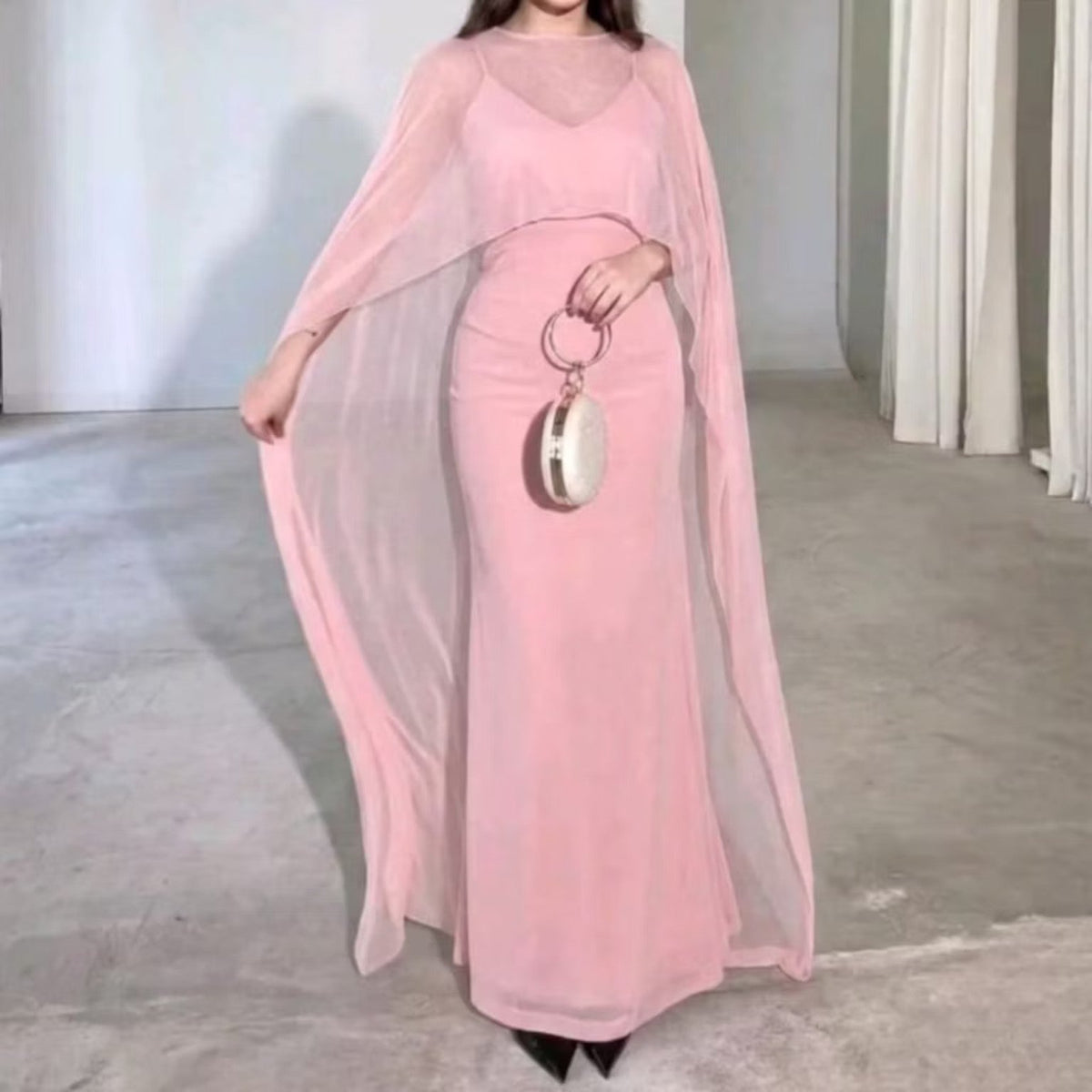 Vestido longo suplex com capa de tule, cor rosa